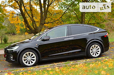 Внедорожник / Кроссовер Tesla Model X 2018 в 