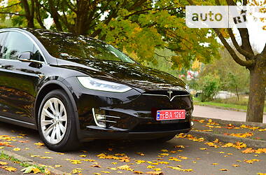 Внедорожник / Кроссовер Tesla Model X 2018 в 