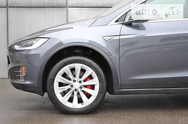 Позашляховик / Кросовер Tesla Model X 2016 в 