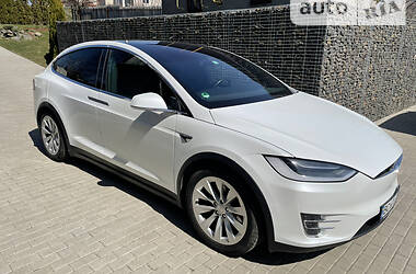 Позашляховик / Кросовер Tesla Model X 2017 в 
