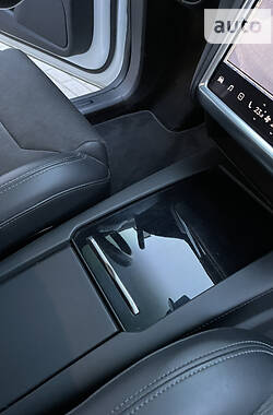 Позашляховик / Кросовер Tesla Model X 2017 в 