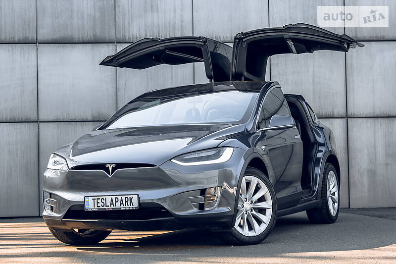 Позашляховик / Кросовер Tesla Model X 2017 в Києві