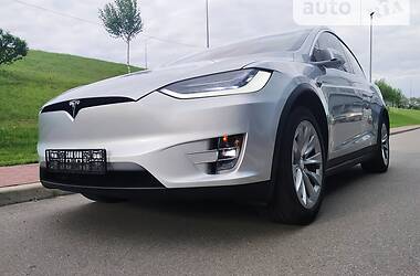 Внедорожник / Кроссовер Tesla Model X 2018 в 