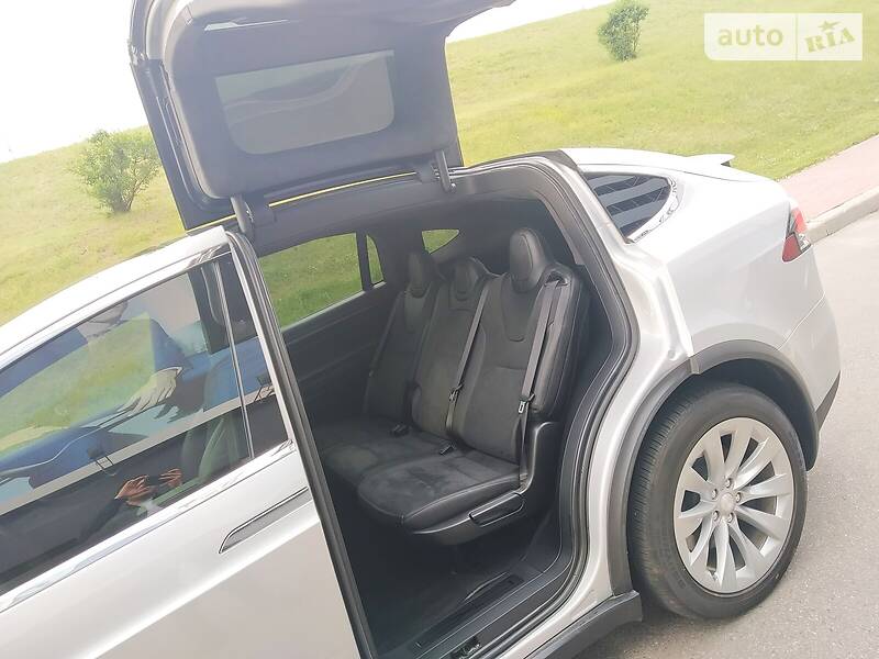 Внедорожник / Кроссовер Tesla Model X 2018 в Киеве