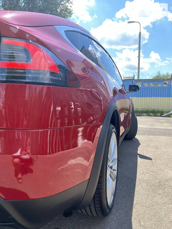 Позашляховик / Кросовер Tesla Model X 2016 в Києві