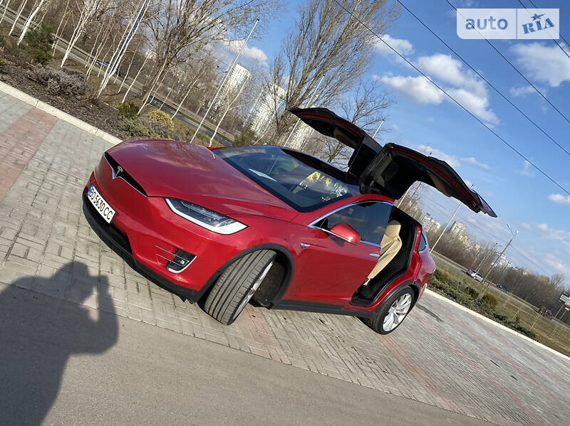 Позашляховик / Кросовер Tesla Model X 2016 в Києві