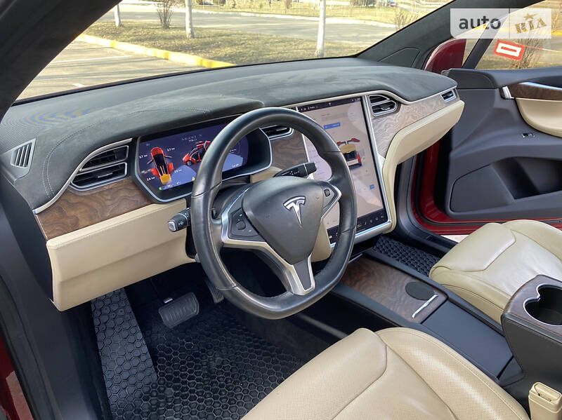 Позашляховик / Кросовер Tesla Model X 2016 в Києві
