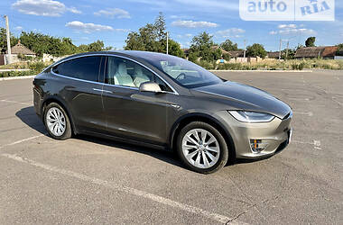 Позашляховик / Кросовер Tesla Model X 2016 в 