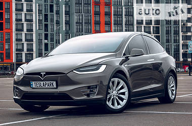 Универсал Tesla Model X 2016 в Киеве