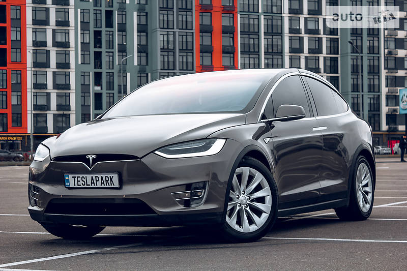 Универсал Tesla Model X 2016 в Киеве
