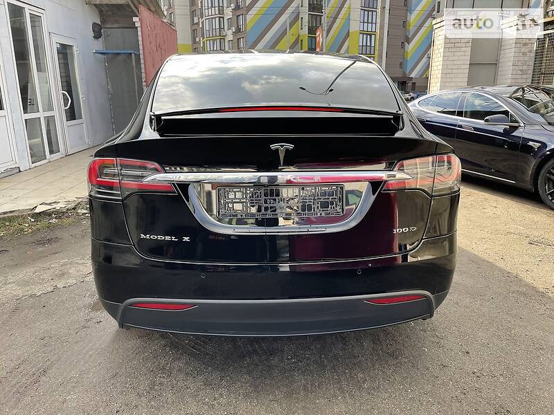 Позашляховик / Кросовер Tesla Model X 2018 в Києві