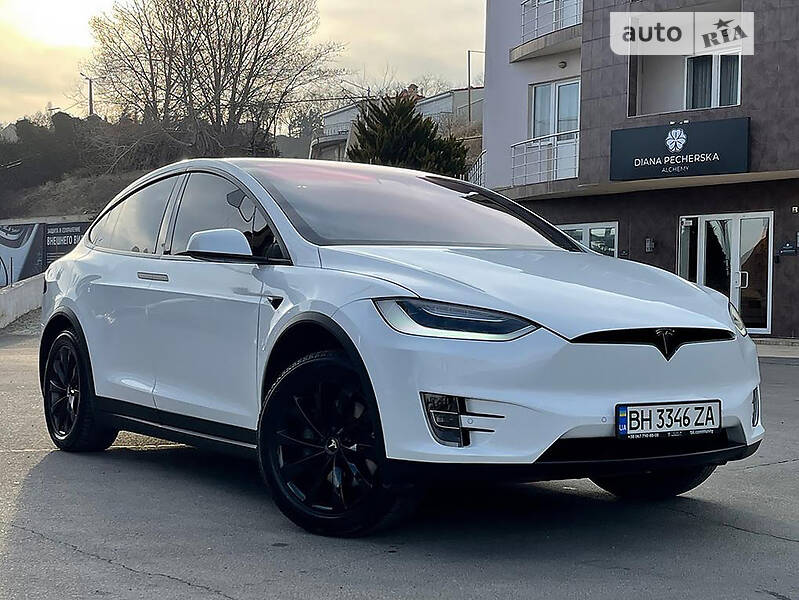Внедорожник / Кроссовер Tesla Model X 2020 в 