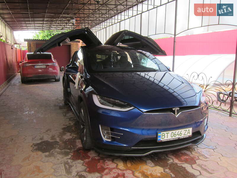 Внедорожник / Кроссовер Tesla Model X 2018 в Херсоне фото 12 Внедорожник / Кроссовер Tesla Model X 2018 в Херсоне