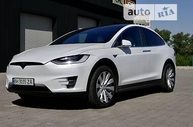 Tesla Model X 2020