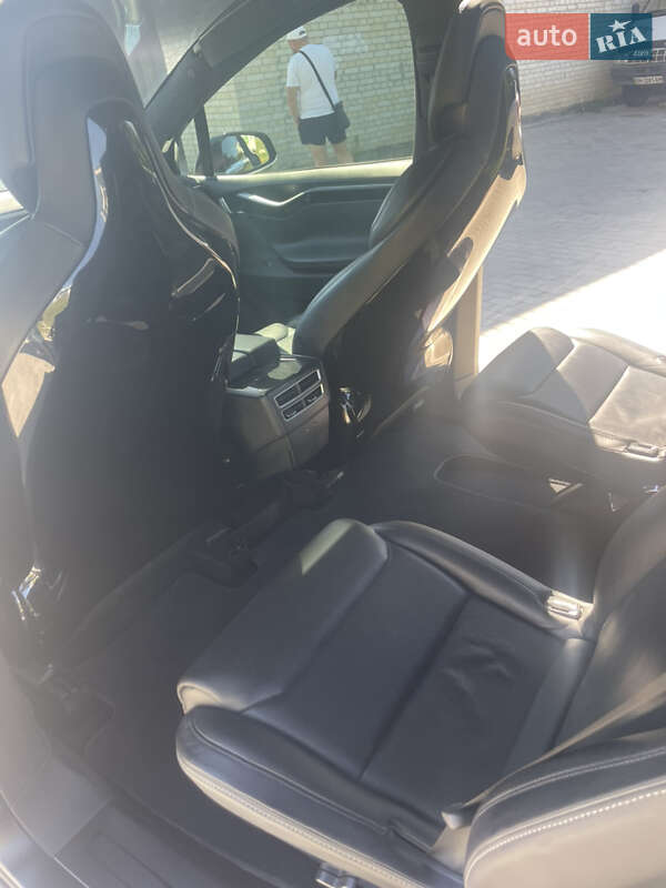 Позашляховик / Кросовер Tesla Model X 2016 в Сумах