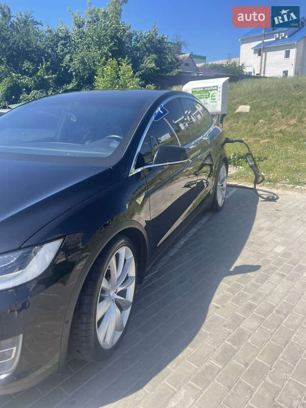 Позашляховик / Кросовер Tesla Model X 2016 в Сумах