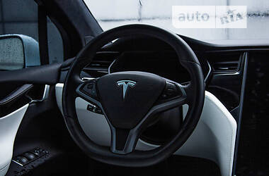 Внедорожник / Кроссовер Tesla Model X 2020 в 