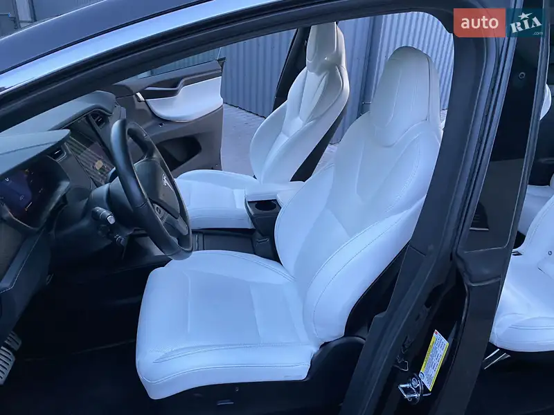 Внедорожник / Кроссовер Tesla Model X 2018 в 
