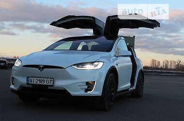 Tesla Model X 2019