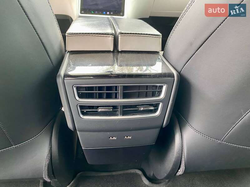 Позашляховик / Кросовер Tesla Model X 2017 в Дніпрі