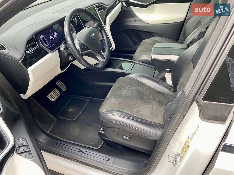 Позашляховик / Кросовер Tesla Model X 2017 в Дніпрі