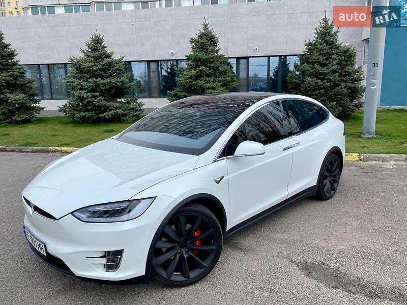 Позашляховик / Кросовер Tesla Model X 2017 в Дніпрі