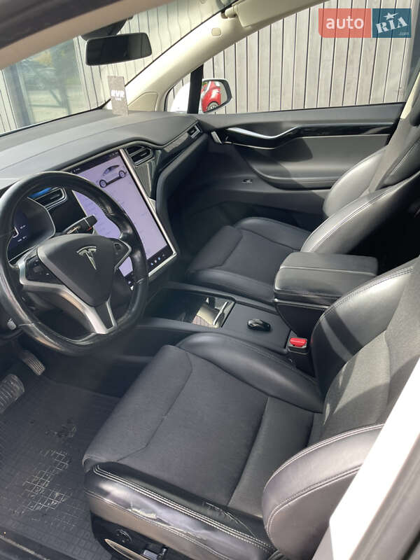 Внедорожник / Кроссовер Tesla Model X 2016 в Тернополе