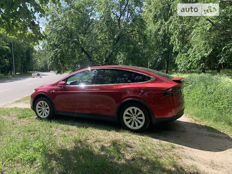 Позашляховик / Кросовер Tesla Model X 2018 в Києві