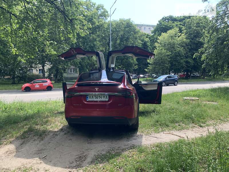 Позашляховик / Кросовер Tesla Model X 2018 в Києві