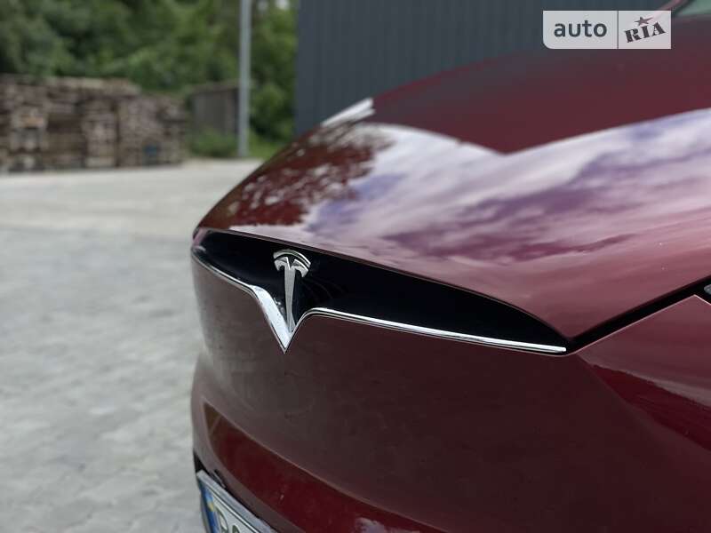 Позашляховик / Кросовер Tesla Model X 2016 в Стрию