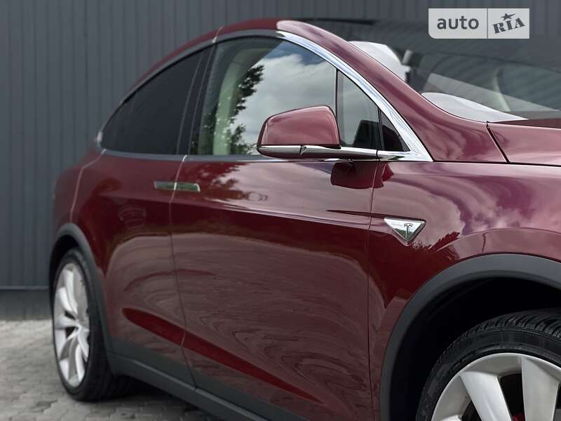 Позашляховик / Кросовер Tesla Model X 2016 в Стрию