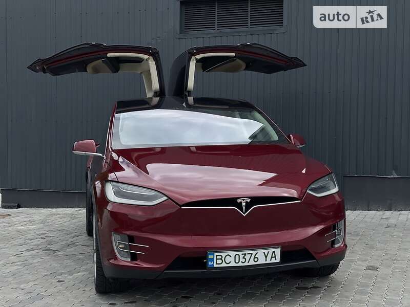 Позашляховик / Кросовер Tesla Model X 2016 в Стрию