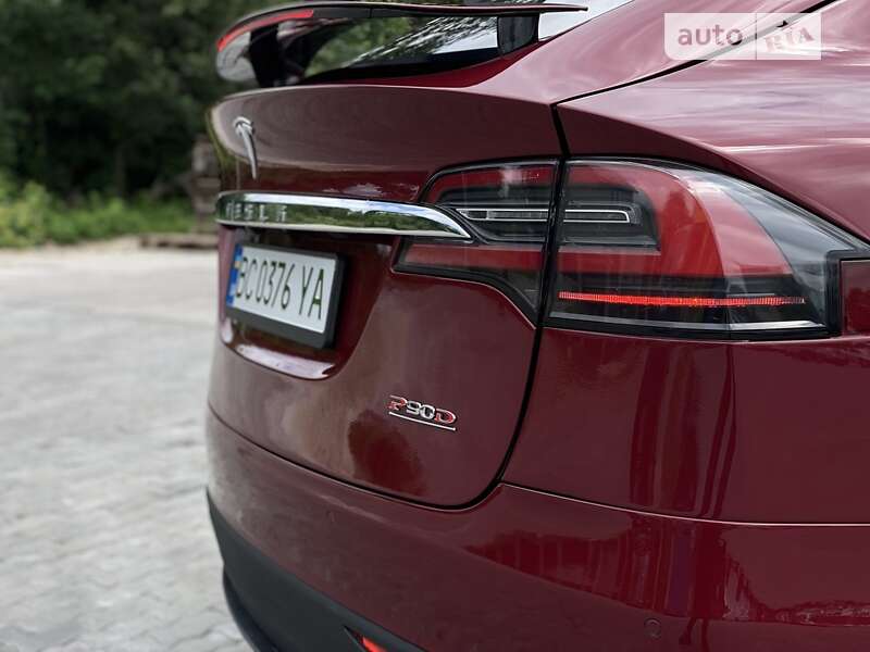 Позашляховик / Кросовер Tesla Model X 2016 в Стрию