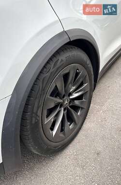 Внедорожник / Кроссовер Tesla Model X 2020 в 