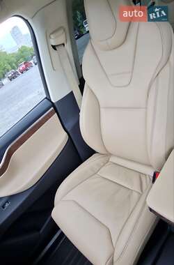 Внедорожник / Кроссовер Tesla Model X 2017 в 