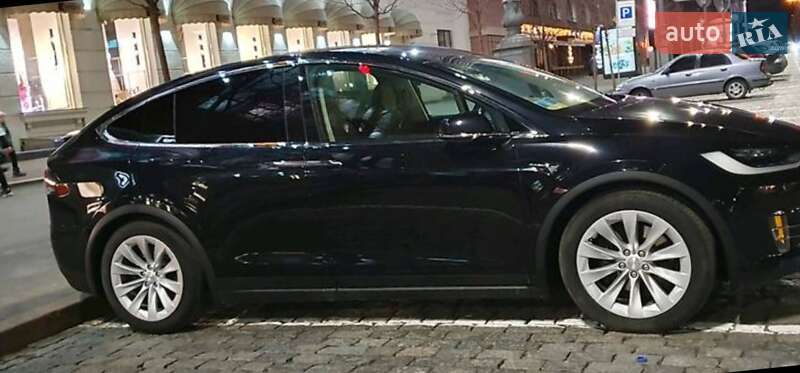 Внедорожник / Кроссовер Tesla Model X 2017 в Харькове