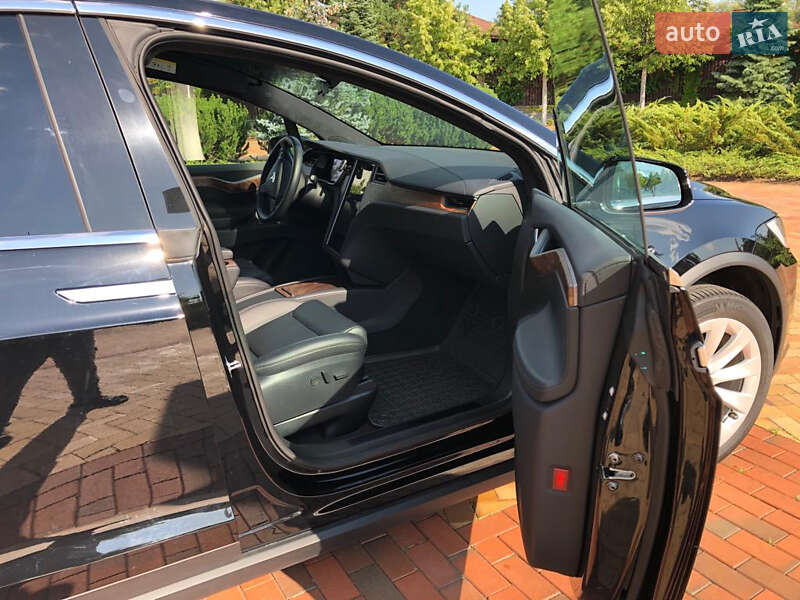 Внедорожник / Кроссовер Tesla Model X 2020 в Киеве
