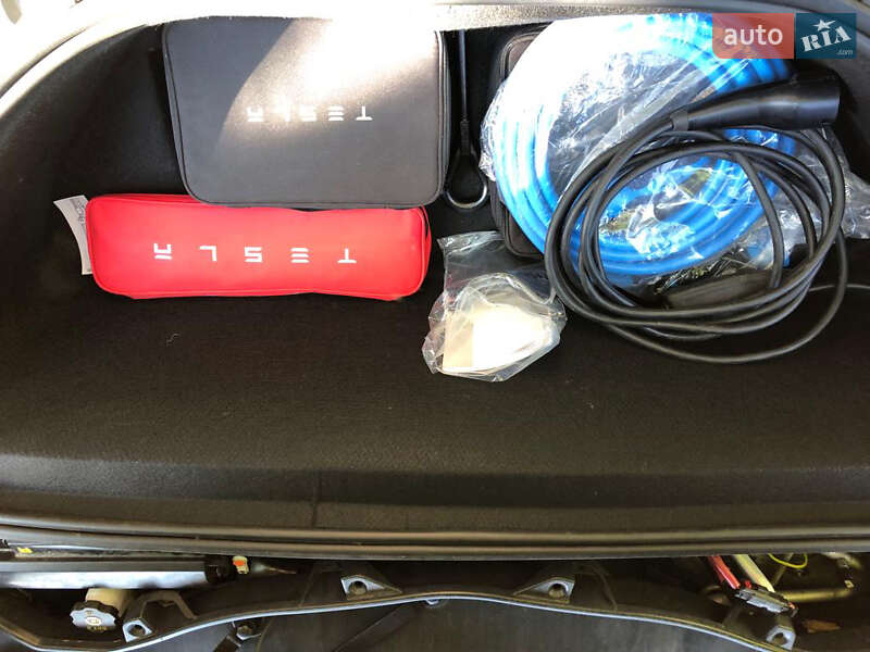Внедорожник / Кроссовер Tesla Model X 2020 в Киеве