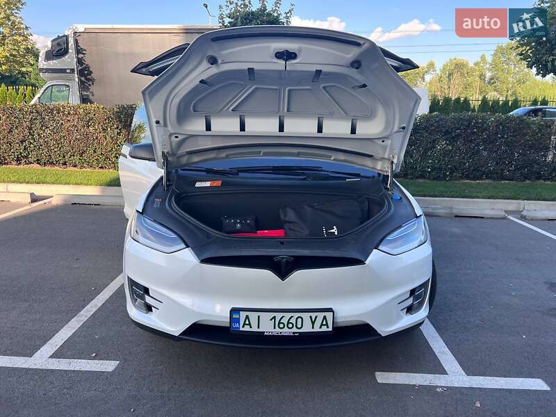 Позашляховик / Кросовер Tesla Model X 2017 в Києві