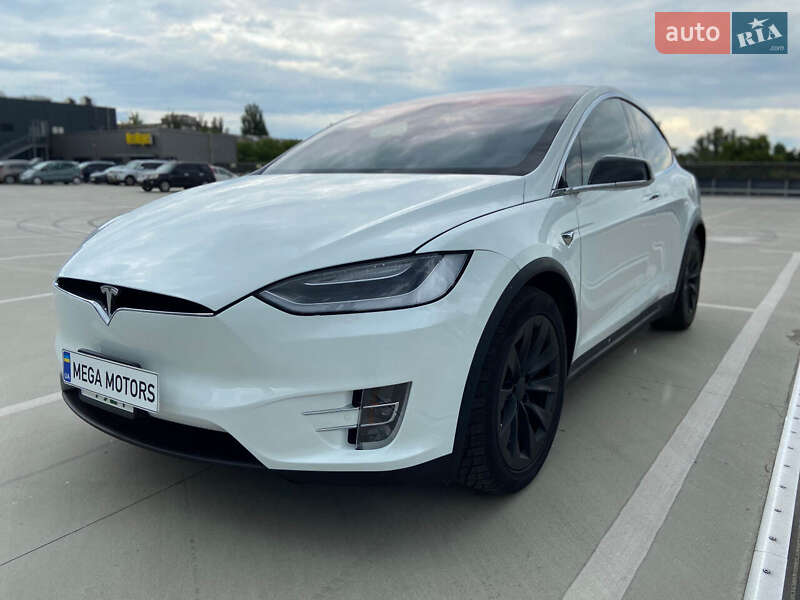 Tesla Model X 2020