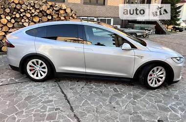 Позашляховик / Кросовер Tesla Model X 2016 в 