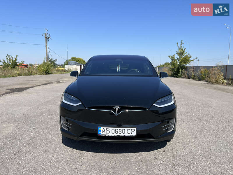 Позашляховик / Кросовер Tesla Model X 2017 в Вінниці