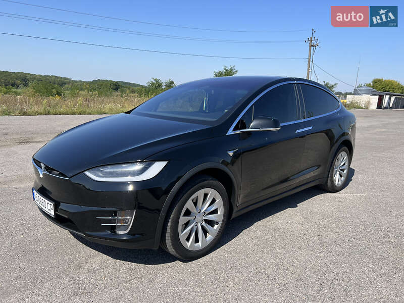 Позашляховик / Кросовер Tesla Model X 2017 в Вінниці