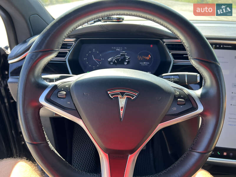 Позашляховик / Кросовер Tesla Model X 2017 в Вінниці