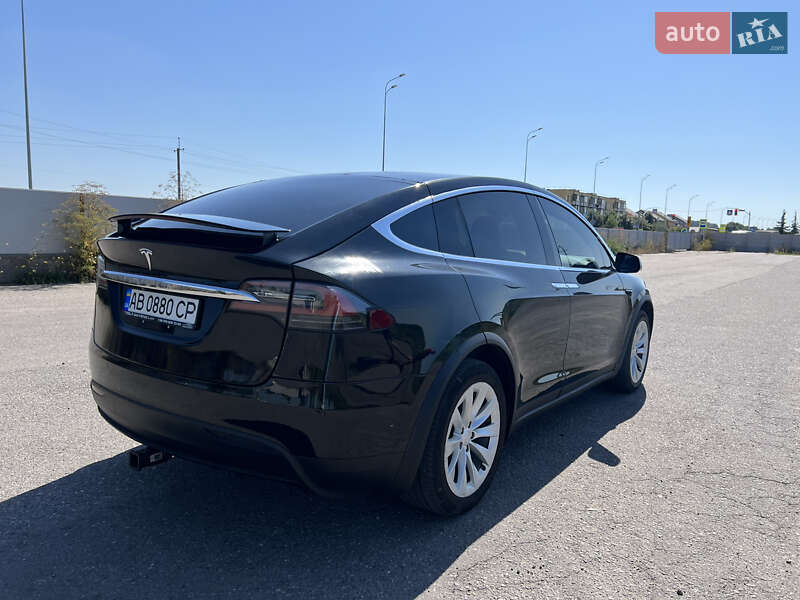 Позашляховик / Кросовер Tesla Model X 2017 в Вінниці