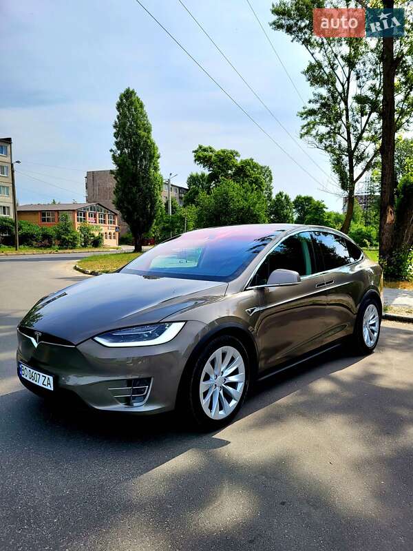 Позашляховик / Кросовер Tesla Model X 2016 в Харкові
