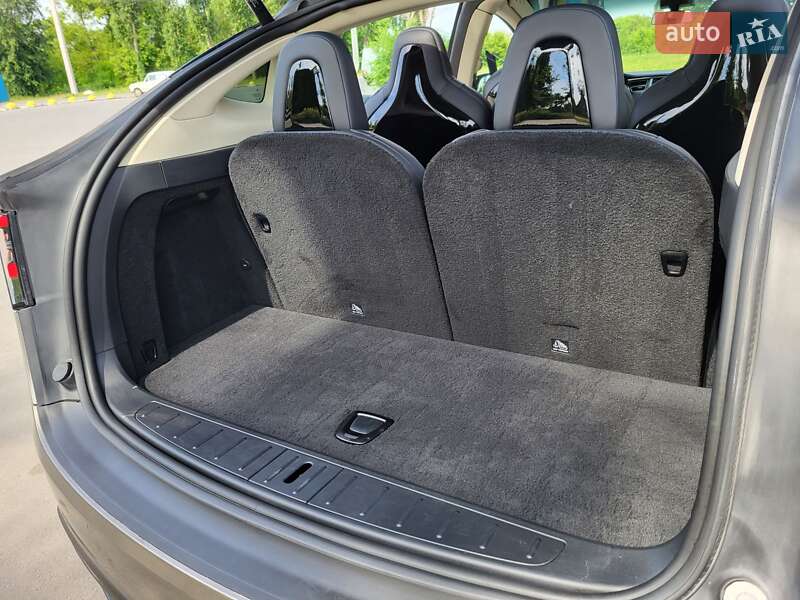 Позашляховик / Кросовер Tesla Model X 2016 в Харкові