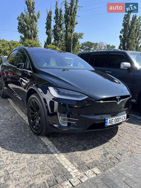 Позашляховик / Кросовер Tesla Model X 2016 в Дніпрі