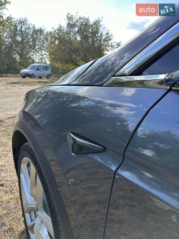 Позашляховик / Кросовер Tesla Model X 2020 в Дніпрі