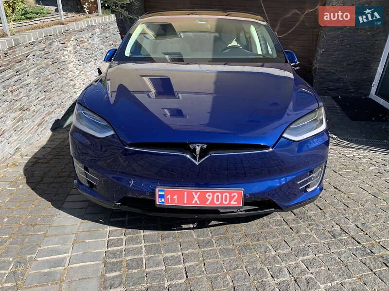 Позашляховик / Кросовер Tesla Model X 2016 в Києві